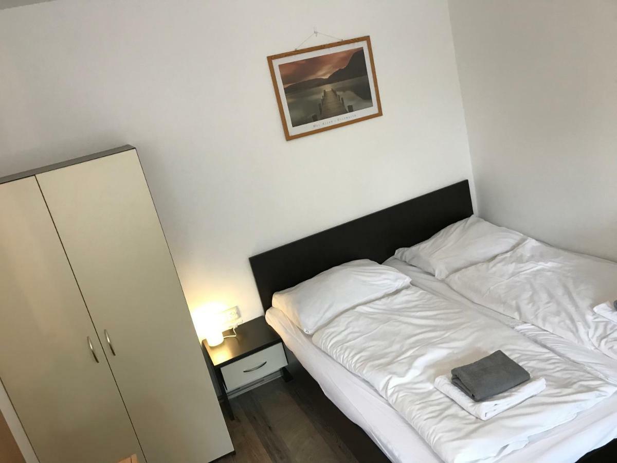 Penzion Nova Hospoda Prag Exterior foto